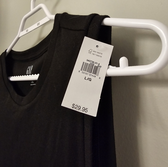 NWT | Gap SZ Large cropped tank top | Black sleeveless shirt - Picture 4 of 4